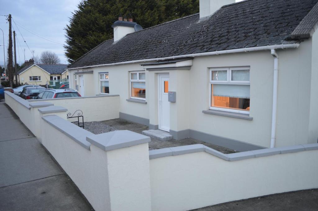 Gallery image of The Comfy Cottage in Swords