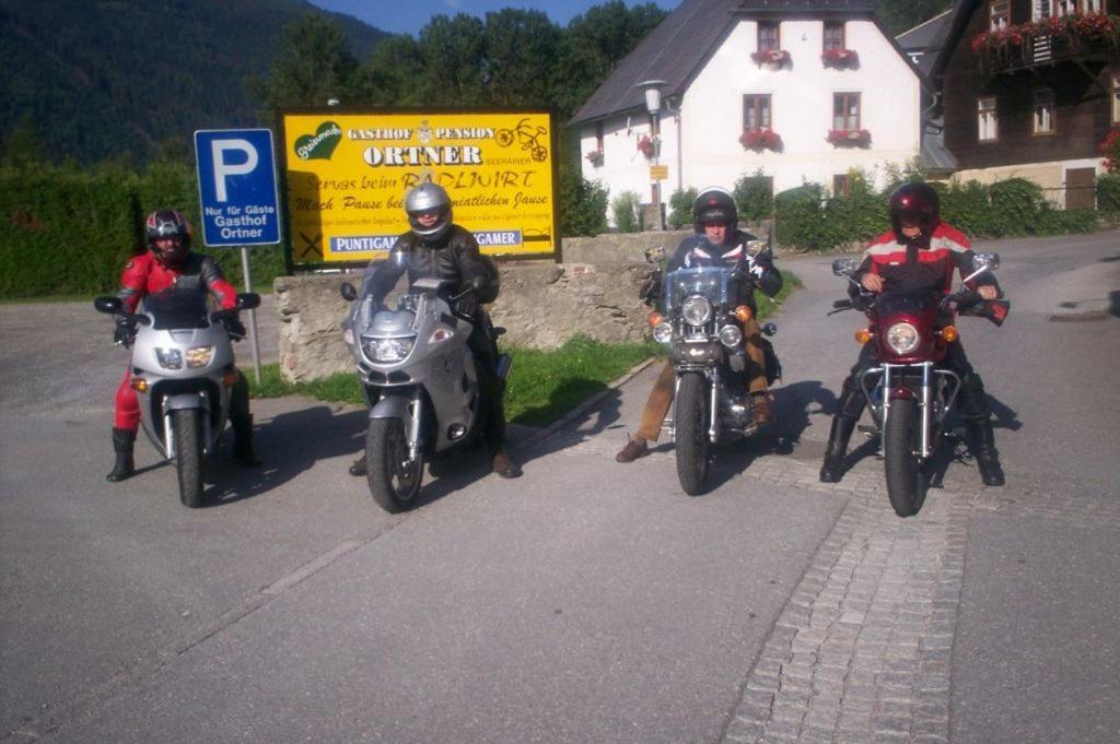 Hostia v ubytovaní Gasthof-Pension Ortner