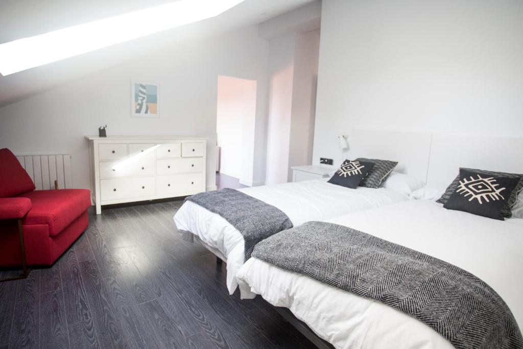 Casa Rural Arraigorri - Quadruple Room With Garden View