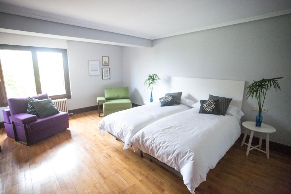 Casa Rural Arraigorri - Twin Room With Private Bathroom