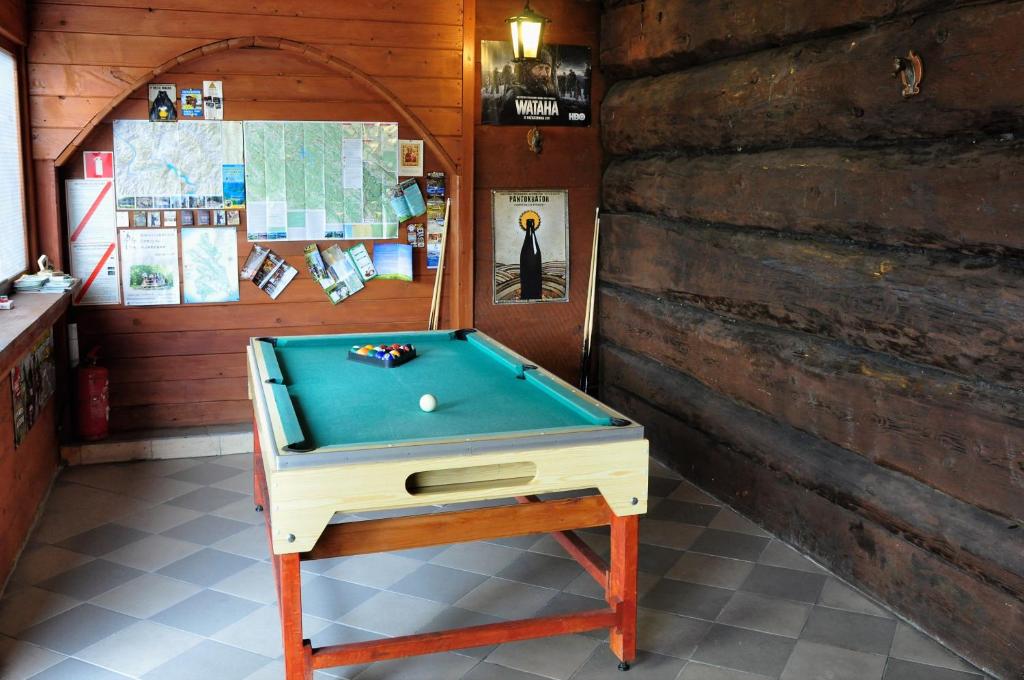 Biliár nebo kulečník v ubytování u bażanta