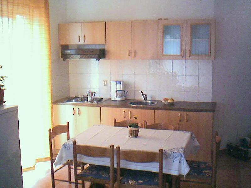 Kuchyň nebo kuchyňský kout v ubytování Apartments Angela Ližnjan