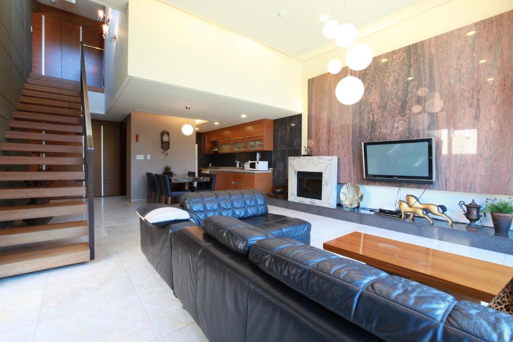 Hugel Heim Pension - Standard Three-Bedroom Apartment