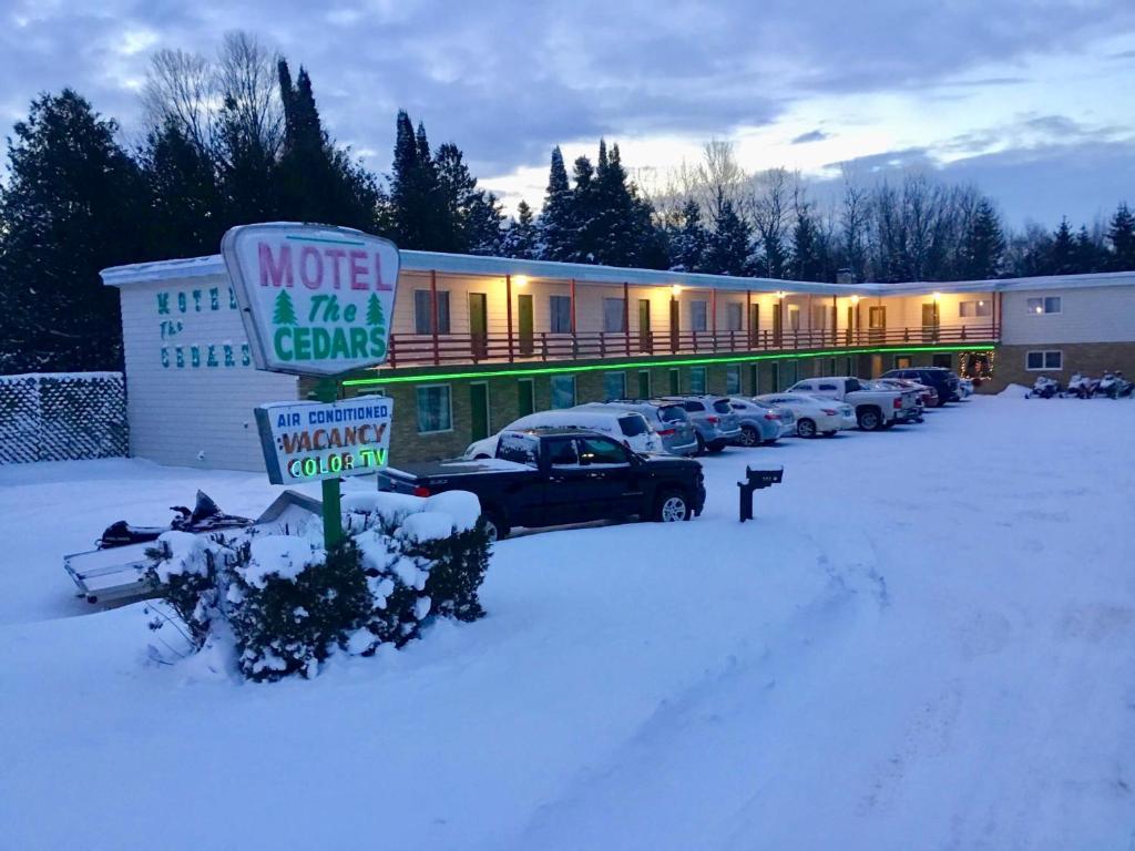 Cedars Motel v zimě