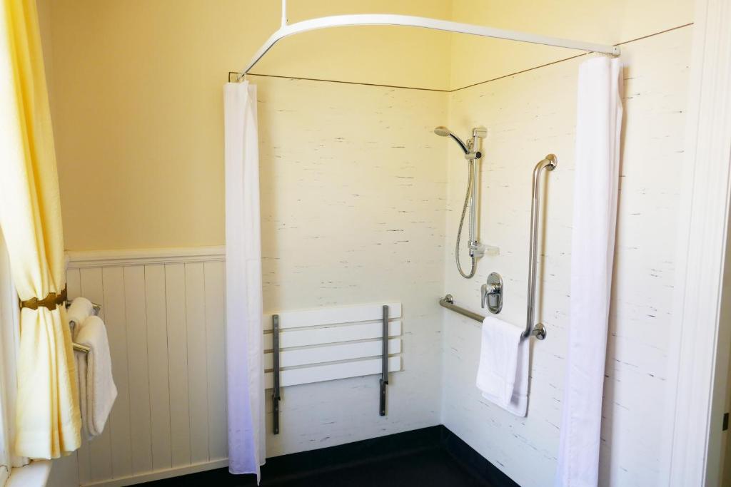 Highland House Boutique Hotel - Resim 3