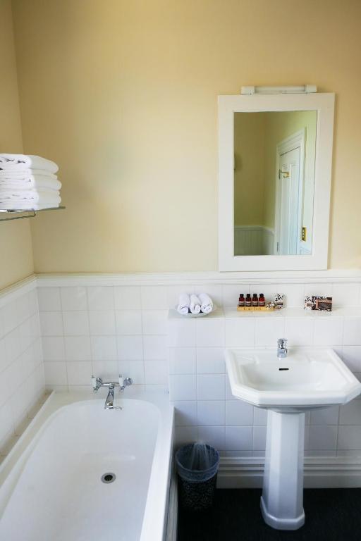 Highland House Boutique Hotel - Resim 8