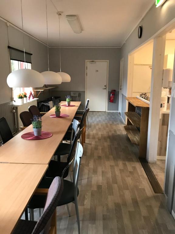 Kuchyň nebo kuchyňský kout v ubytování STF Hostel Visby/Rävhagen