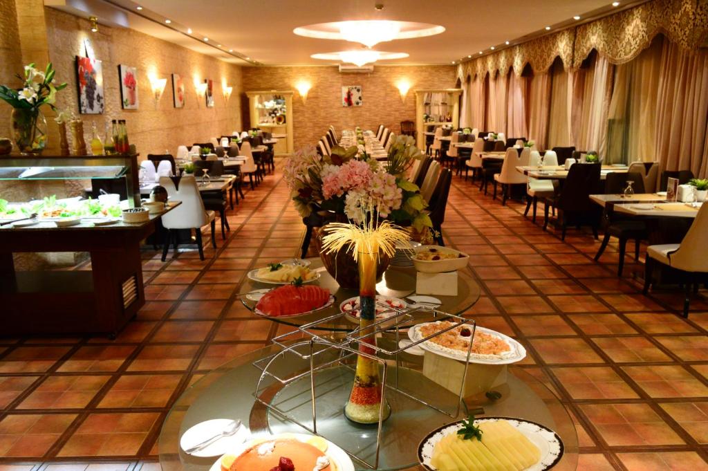 Restaurace v ubytování Larsa Hotel