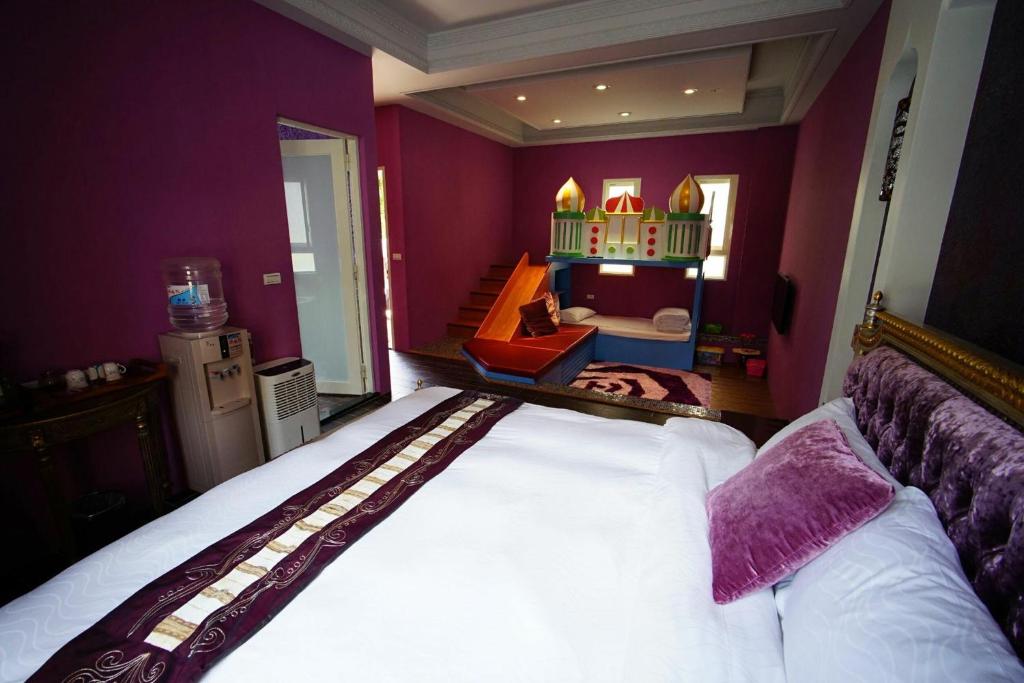 Postel nebo postele na pokoji v ubytování Sharjah B&B