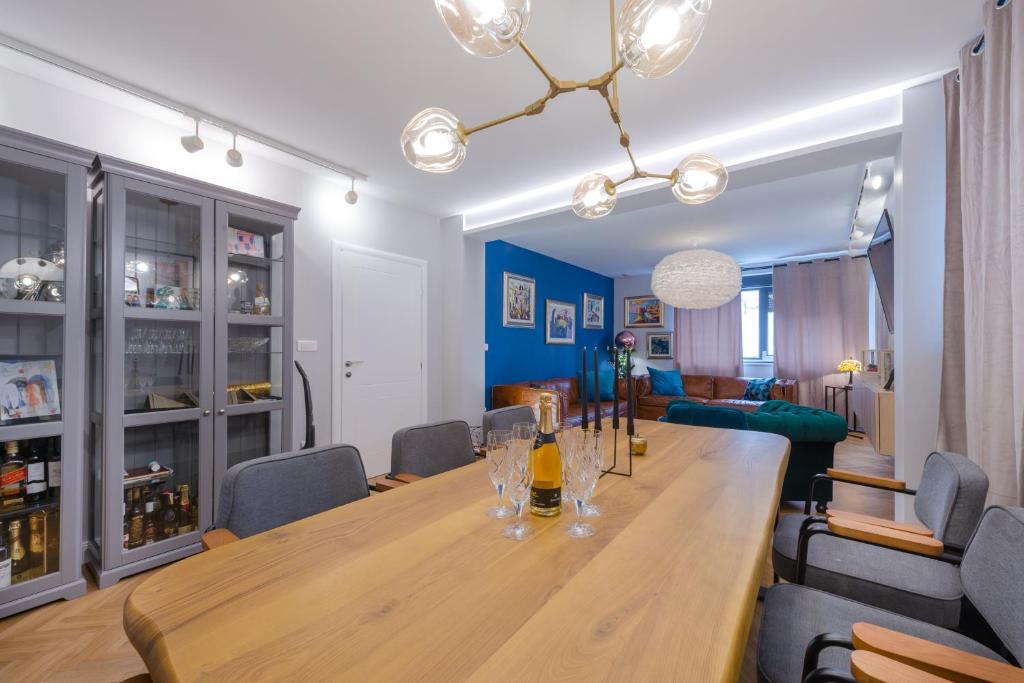 Posedenie v ubytovaní Villa Vikor