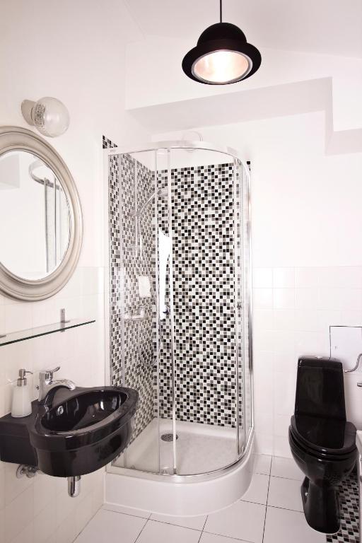 Kúpeľňa v ubytovaní ARTHOTEL STALOWA 52
