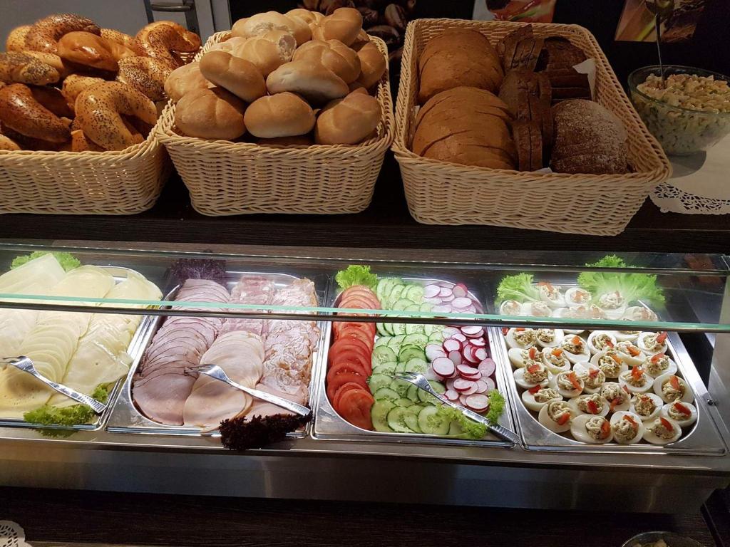 Jedlo v ubytovaní bed & breakfast alebo blízkom okolí
