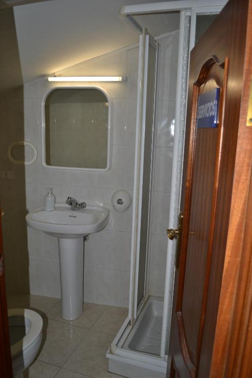 Kúpeľňa v ubytovaní Hostal Galicia Arteixo