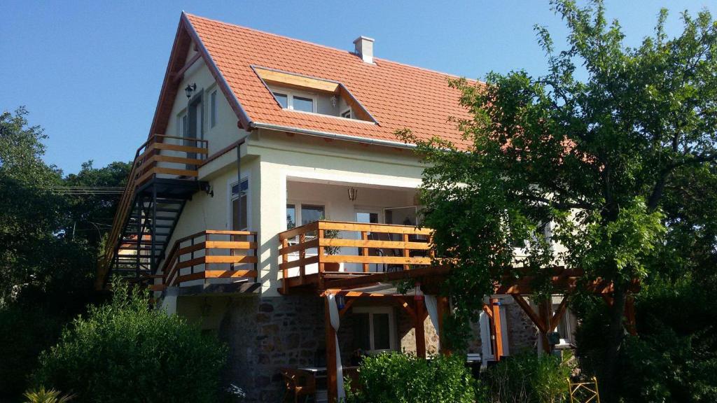 Fülöp Villa Apartmanház - Two-Bedroom Apartment