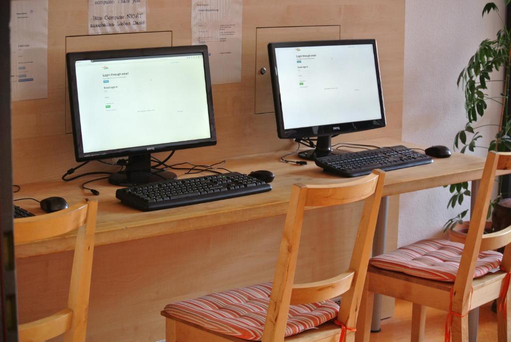 Televiisor ja/või meelelahutuskeskus majutusasutuses Steffis Hostel Heidelberg