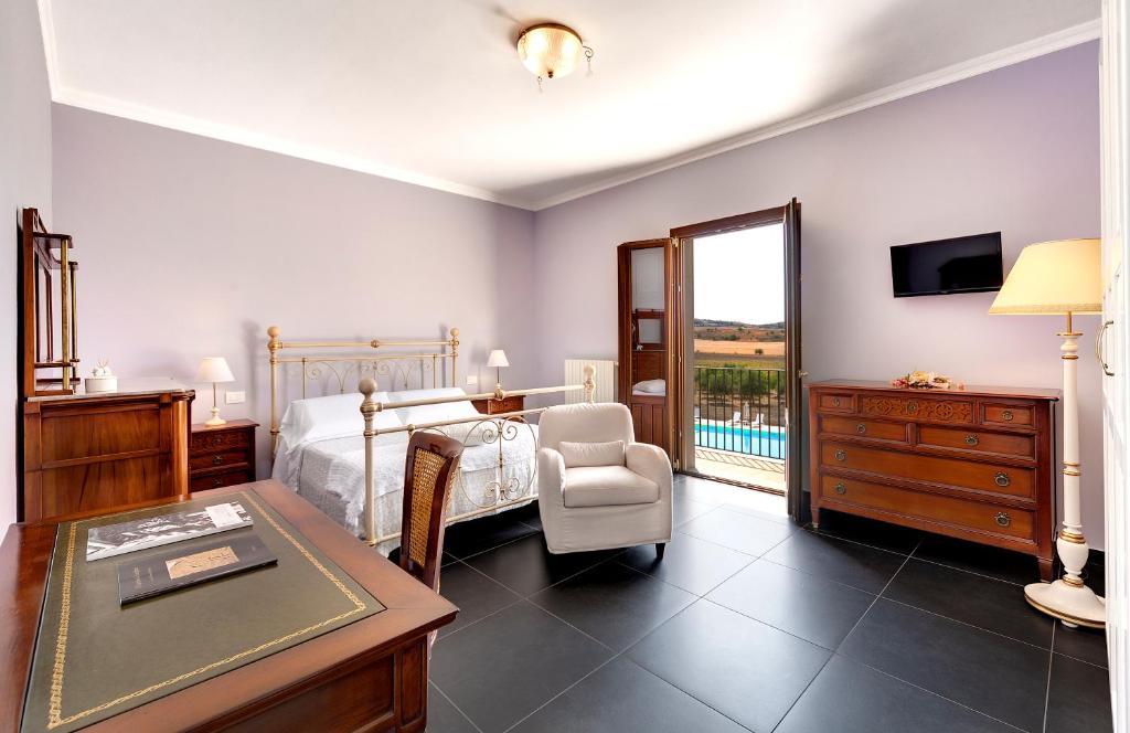 Bazén v ubytování Aruciméli Rural Resort nebo v jeho okolí