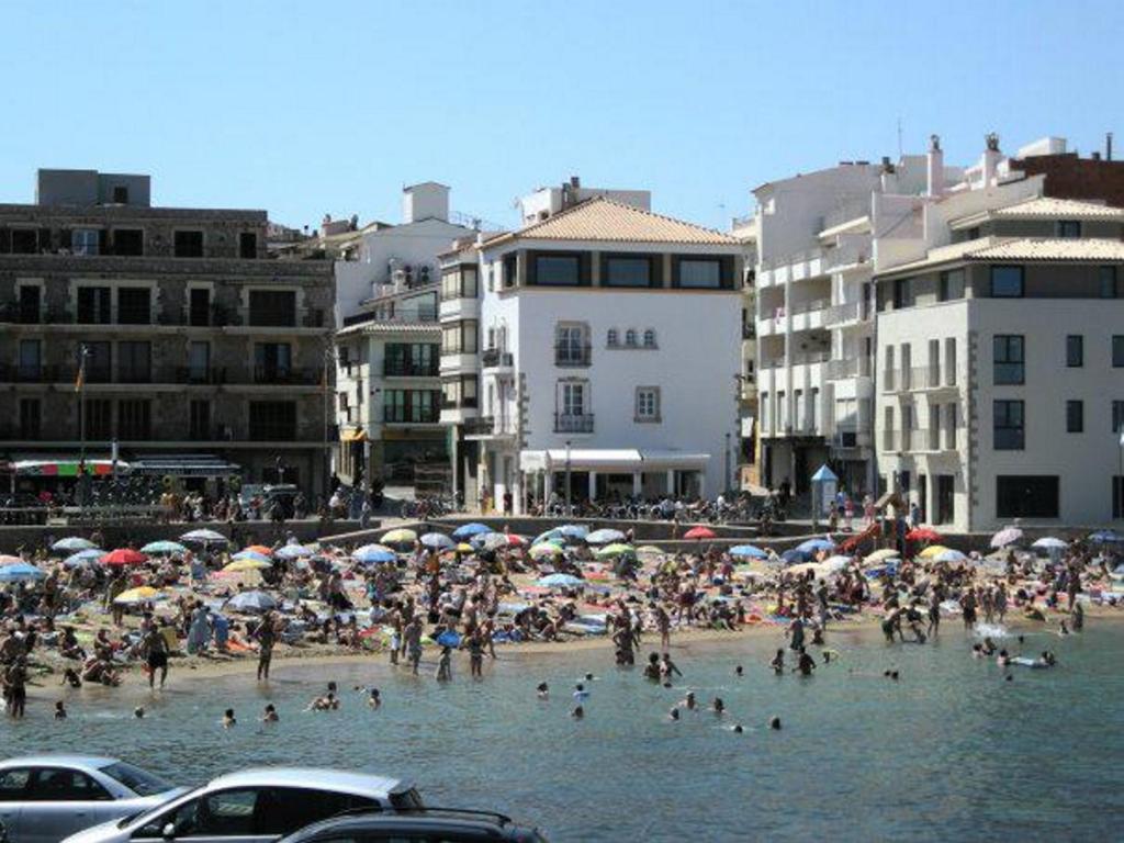 Hosté ubytování CALA MONTGO - apartamentos