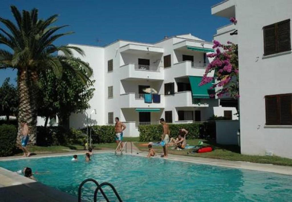 Bazén v ubytování CALA MONTGO - apartamentos nebo v jeho okolí