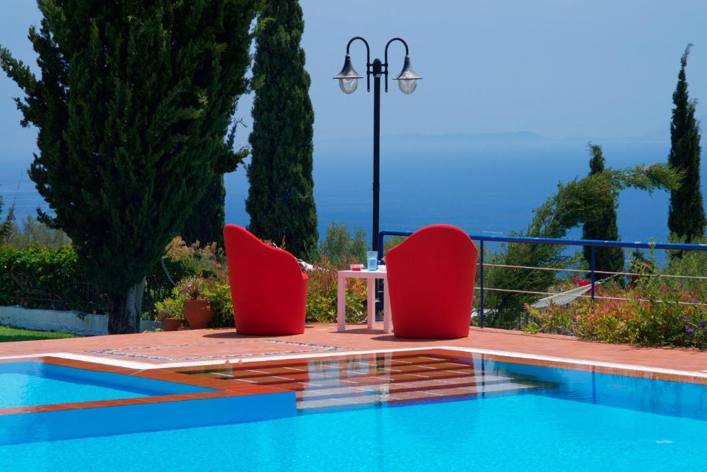 The swimming pool at or close to Felix Residence