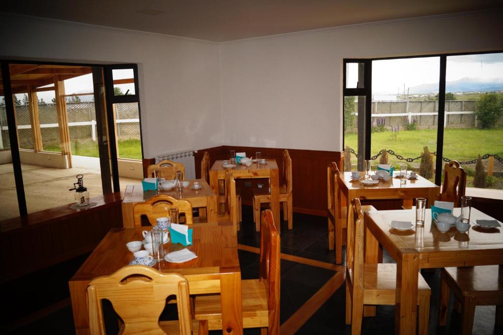 Restaurace v ubytování Hostal Doble E Patagonia