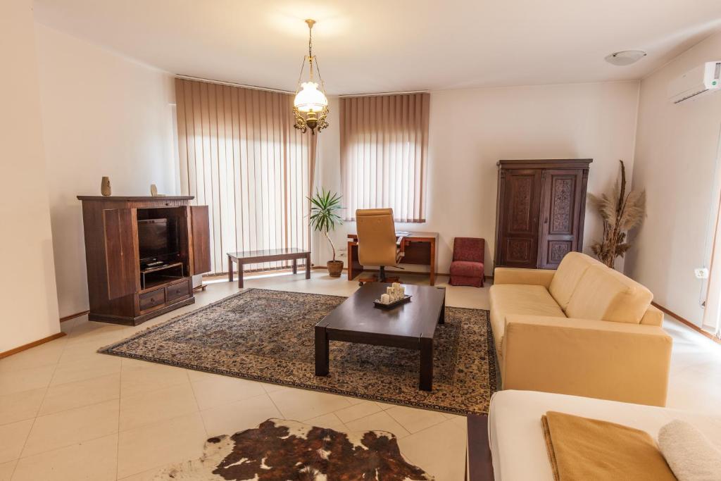 Posezení v ubytování The Belgrade Hills Rooms and Suites