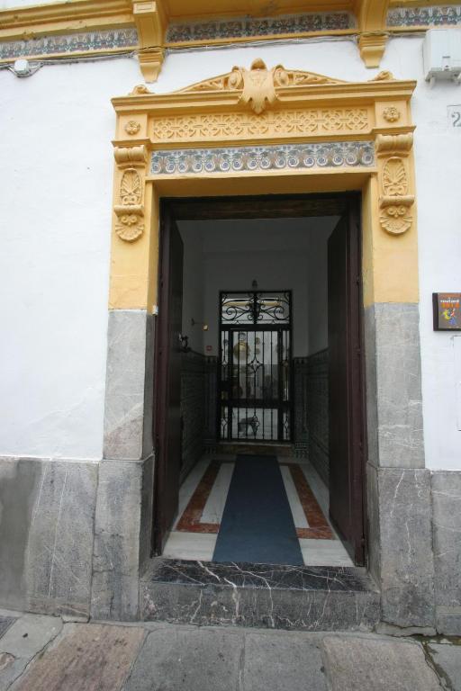 Fachada o entrada de Pension el Portillo