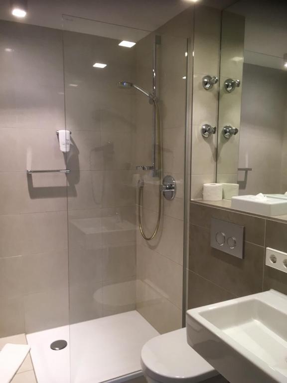 Koupelna v ubytování Hotel Otterbach