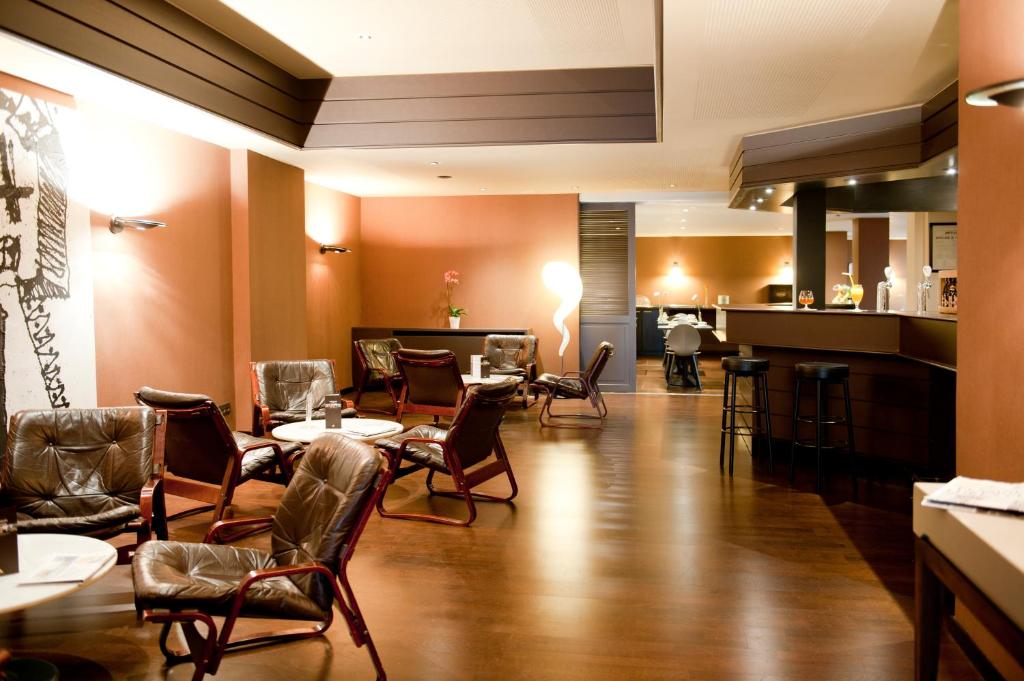 New Hotel Charlemagne - Resim 4