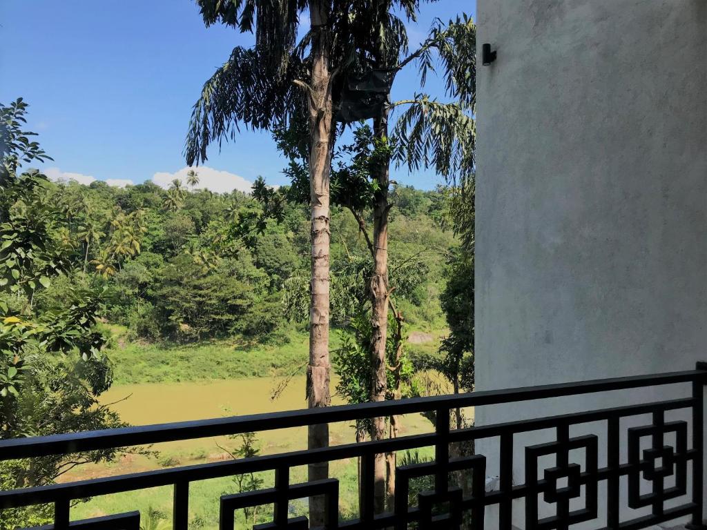 Kandy Rivers Edge Nature Resort - 5