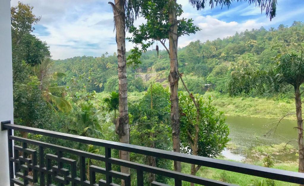 Kandy Rivers Edge Nature Resort - 6