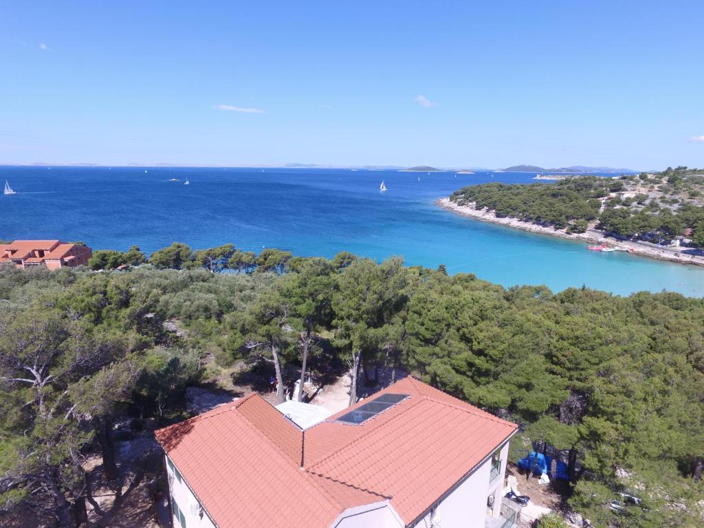 Foto dalla galleria di Villa Paula a Murter