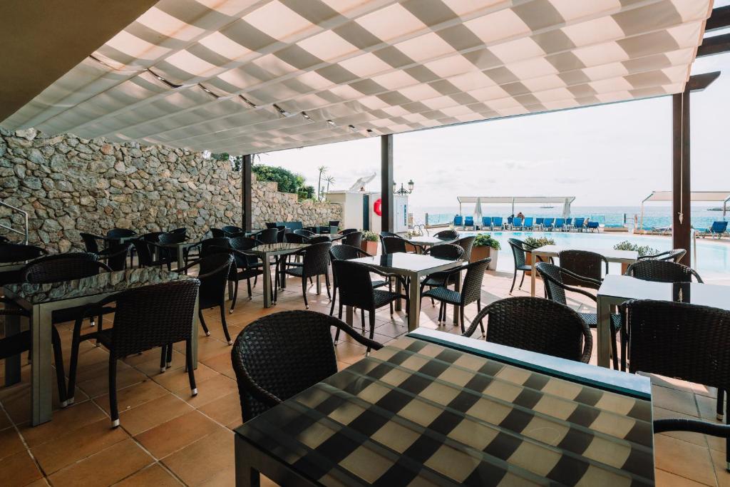 A restaurant or other place to eat at Europe Playa Marina - Adults Only