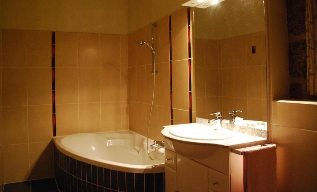 Au Domaine de Rimou - Deluxe Double Room With Bath