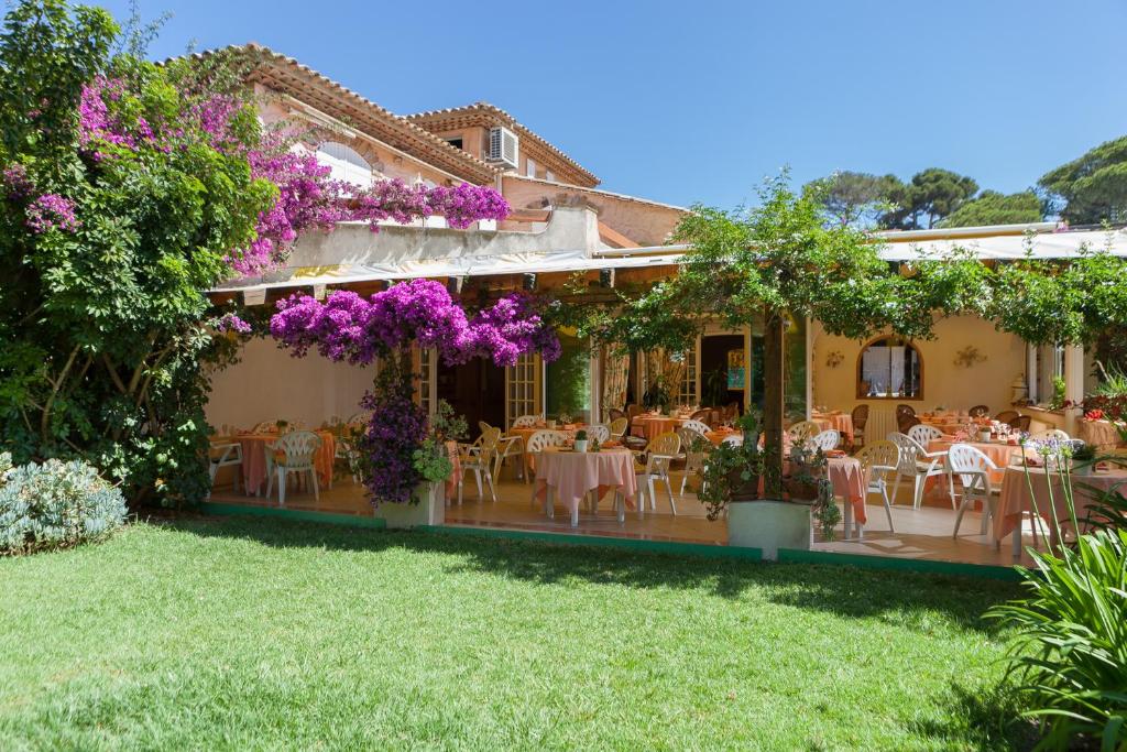 Zahrada ubytování L' Escapade Hôtel & Restaurant