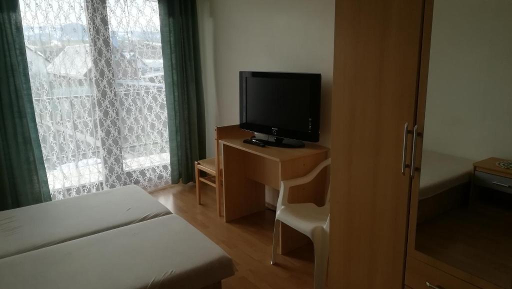 TV a/nebo společenská místnost v ubytování Privat Luptak