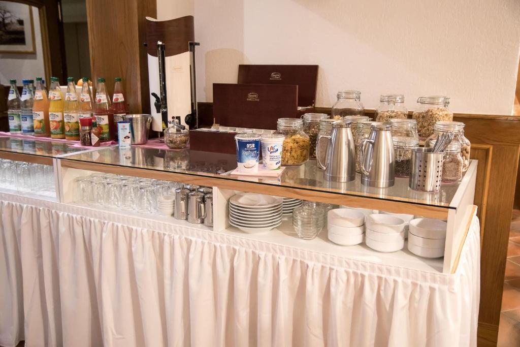 Příslušenství pro přípravu čaje a kávy v ubytování Central-Hotel Torgau