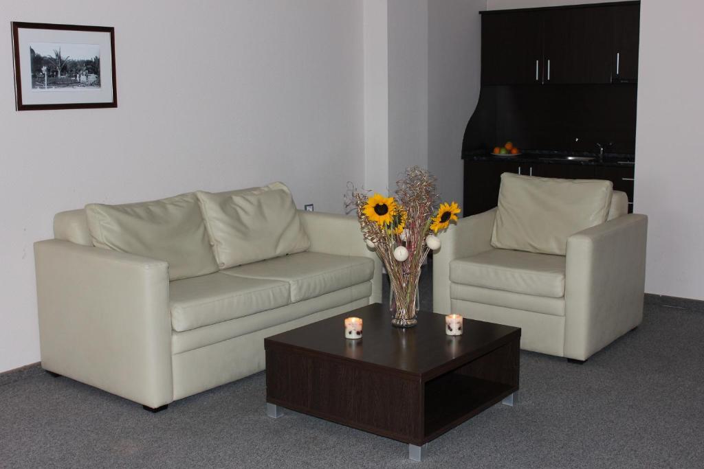 Posezení v ubytování Kendros Hotel