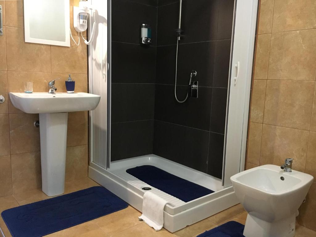 Salle de bains dans l'établissement La Città degli Dei