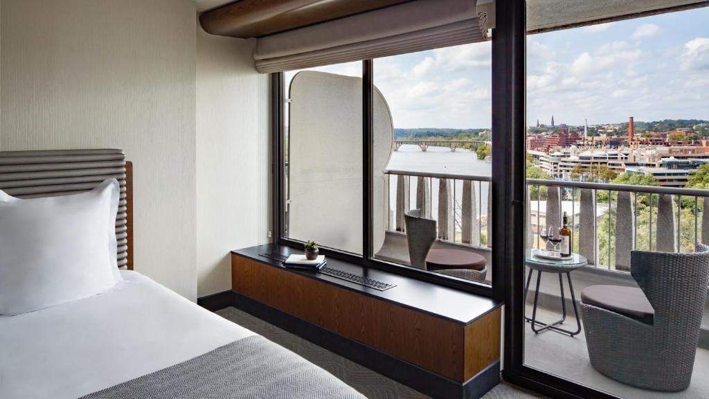 The Watergate Hotel Georgetown - Premier Double With Balcony And River View