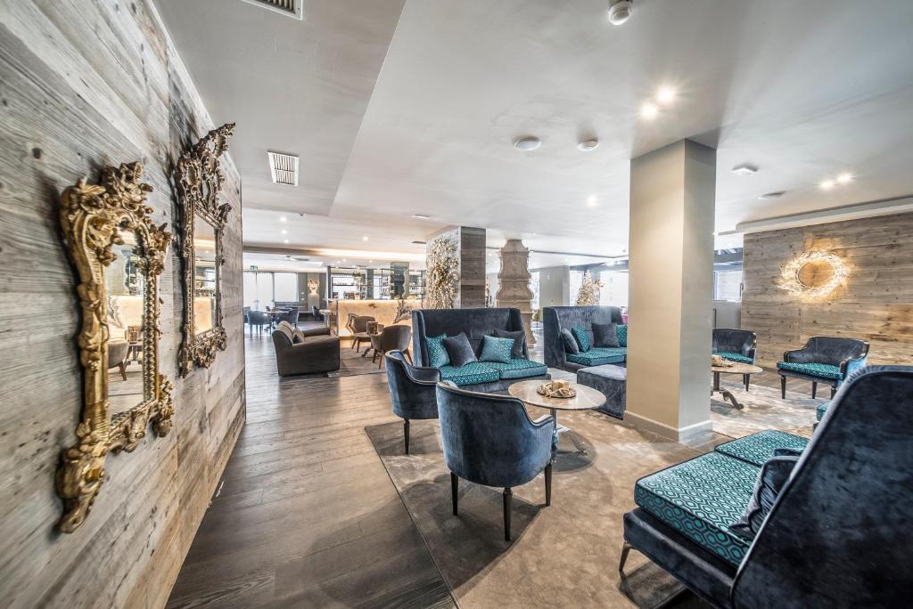 A seating area at Hotel Spinale