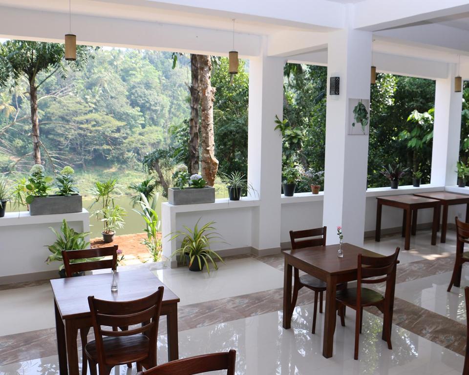 Zahrada ubytování Kandy Rivers Edge Nature Resort