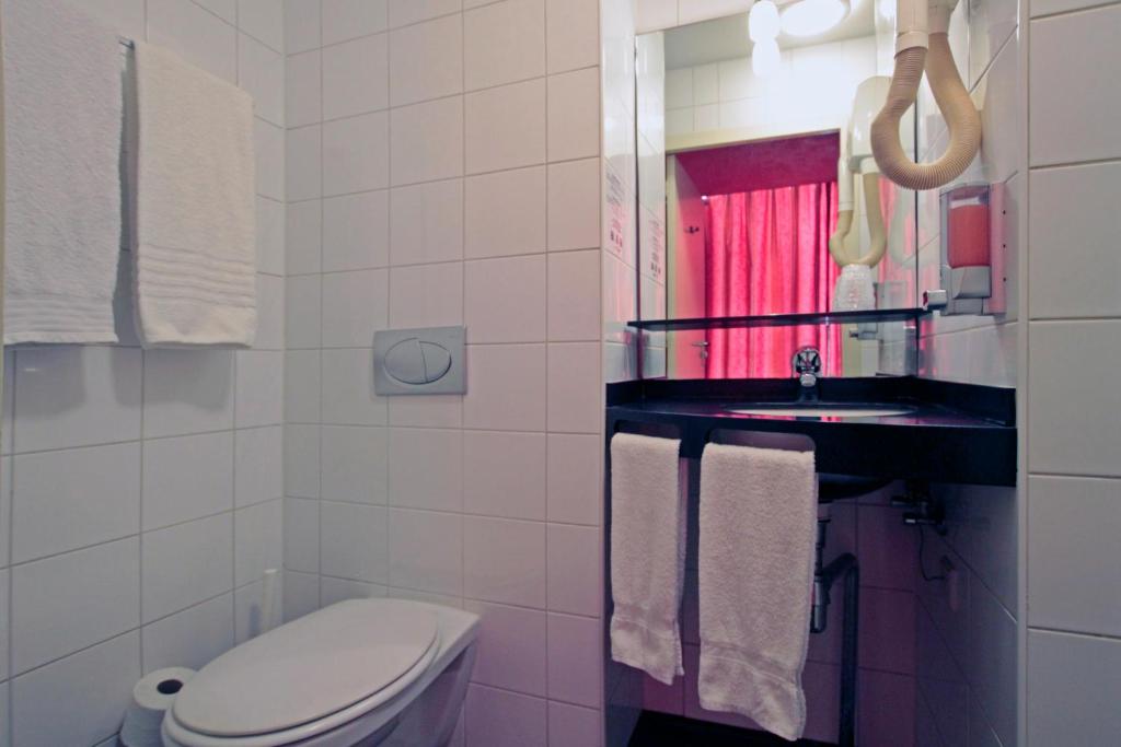 A-Train Hotel - Resim 42