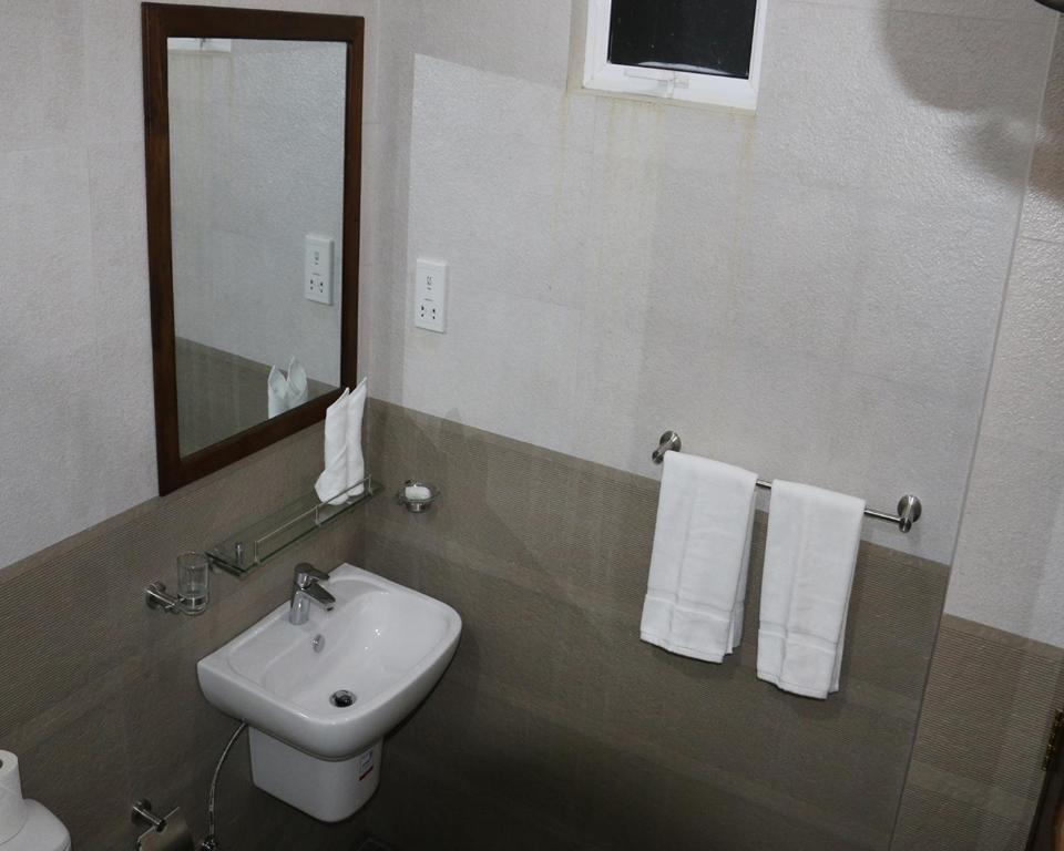 Kandy Rivers Edge Nature Resort - 8