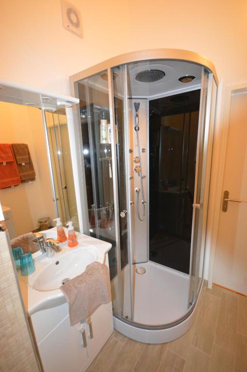Łazienka w obiekcie Wiener Ferienwohnung
