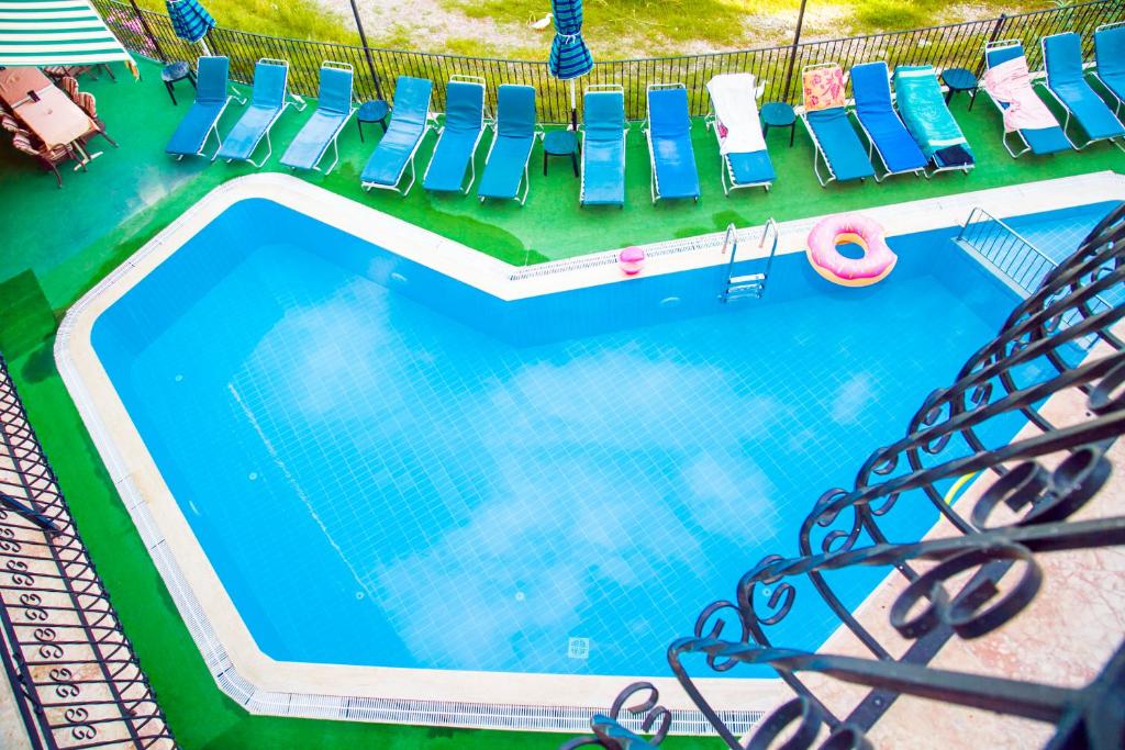 Bazén v ubytování Ozlem 2 Apart Hotel nebo v jeho okolí
