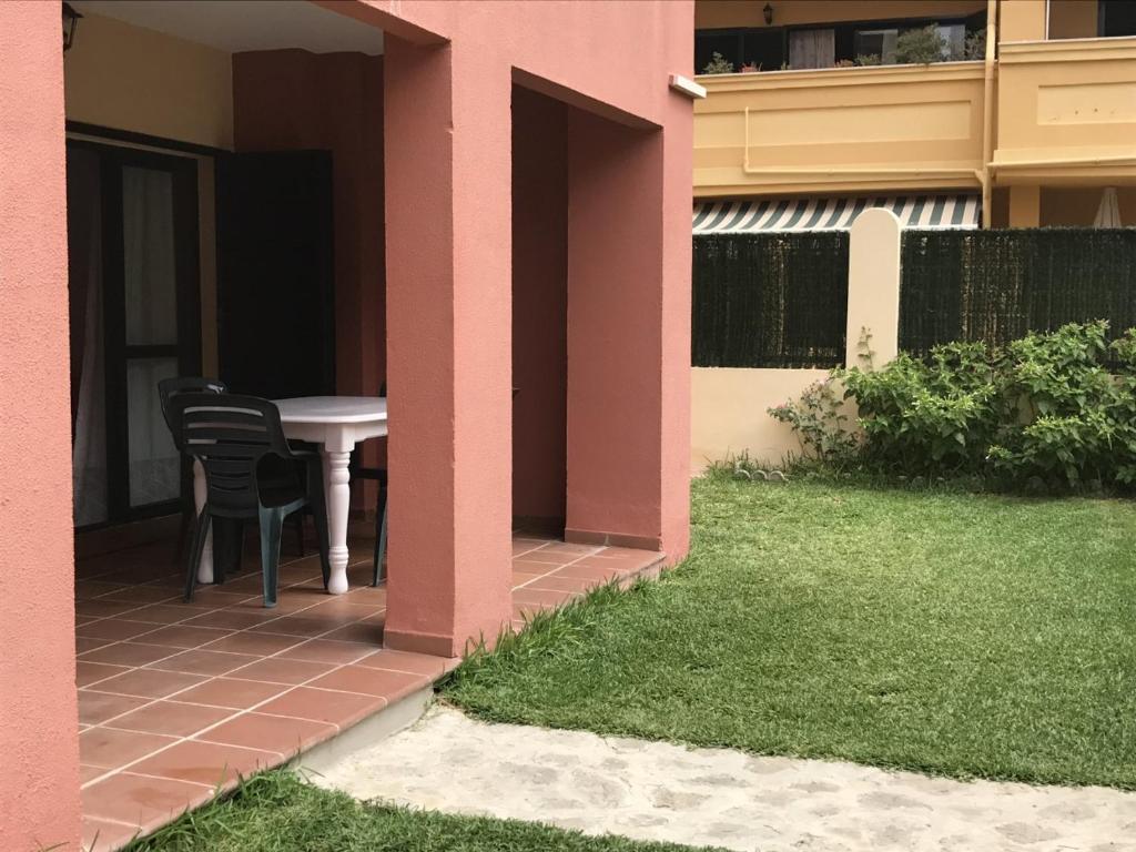 Vonkajšia záhrada v ubytovaní Apartamento Atlanterra Bajo
