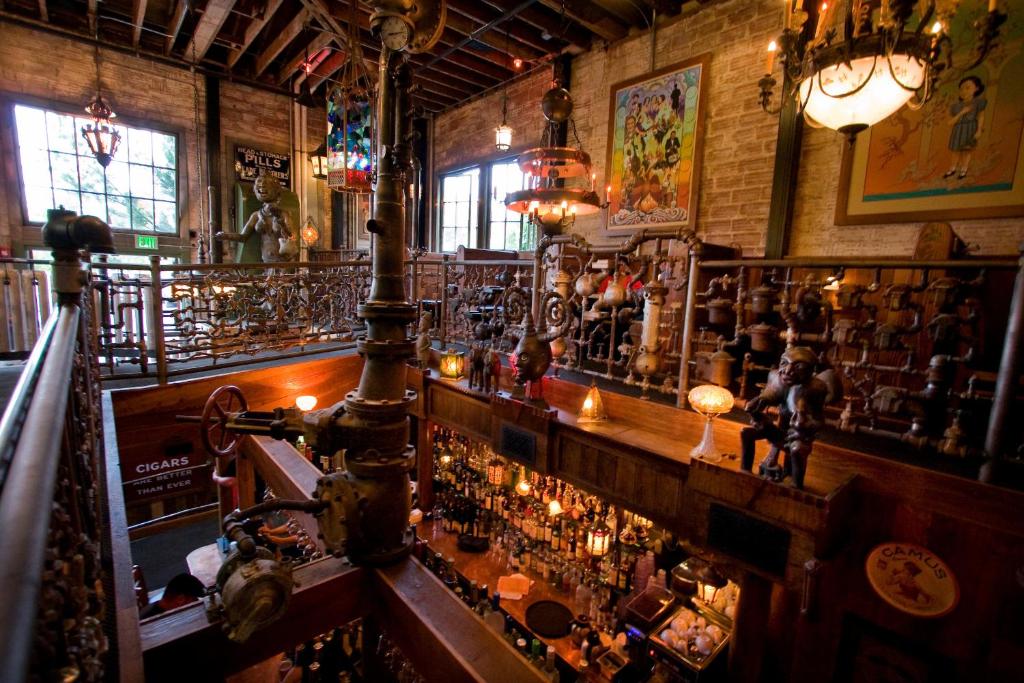 Kennedy School Hotel