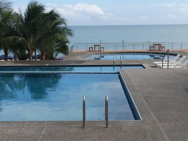 Πισίνα στο ή κοντά στο Suite frente al mar