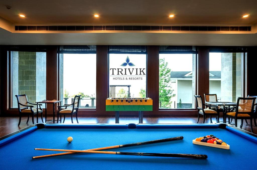Biliár nebo kulečník v ubytování Trivik Hotels & Resorts, Chikmagalur