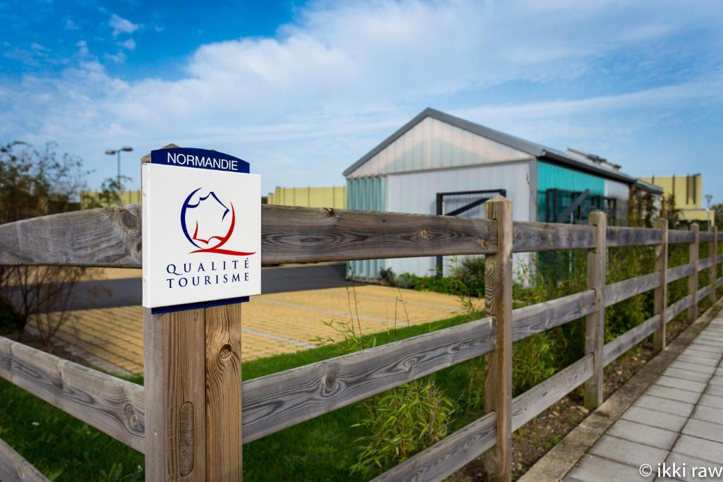 Certifikát, hodnocení, plakát nebo jiný dokument vystavený v ubytování Hotel Libera Caen Colombelles